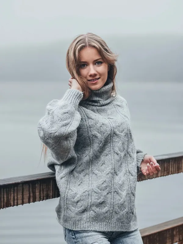 Gri Örgü Desenli Kazak